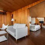 A Casa De *